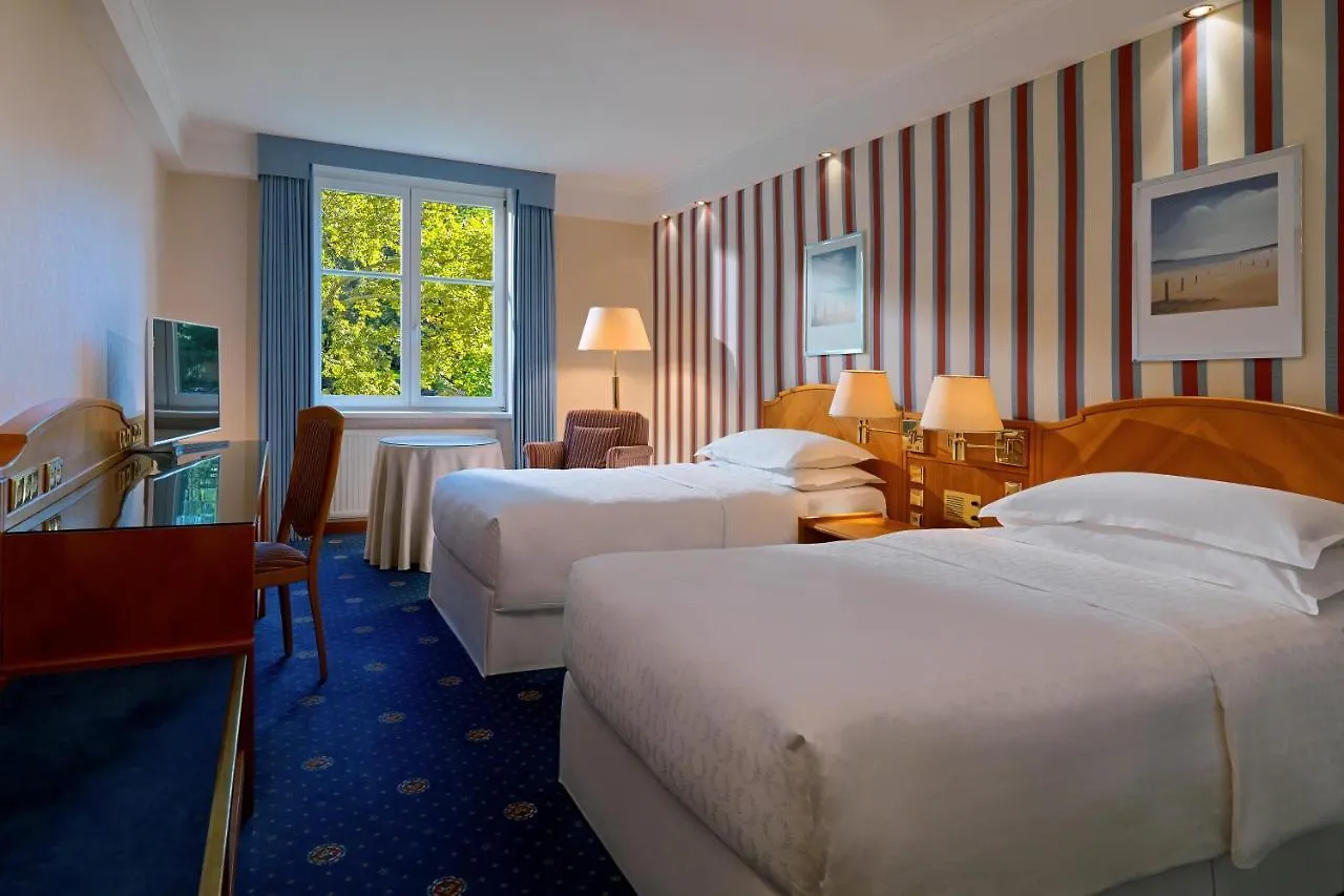 Hotel Sheraton Grand Salzburgo 5*,  Austria