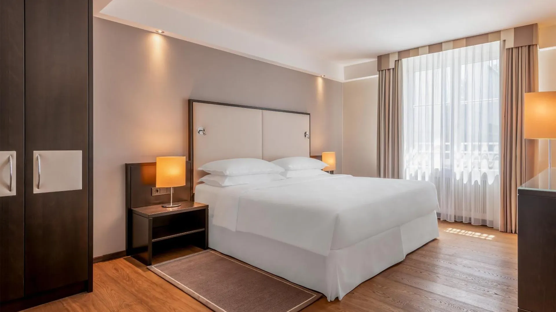 Sheraton Grand Salzburg 5*,